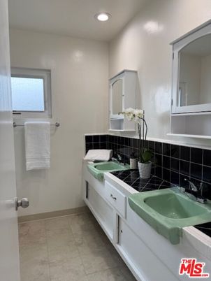 Bathroom, Interior, Recessed Lighting, Tile Countertops