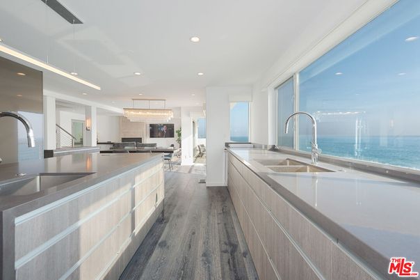 Chandelier, Interior, Kitchen, Pendant Lights, Recessed Lighting, Stainless Steel Appliances, Water, Wood Texture Flooring