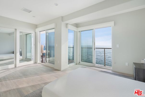 Empty room, Interior, Water, Wood Texture Flooring