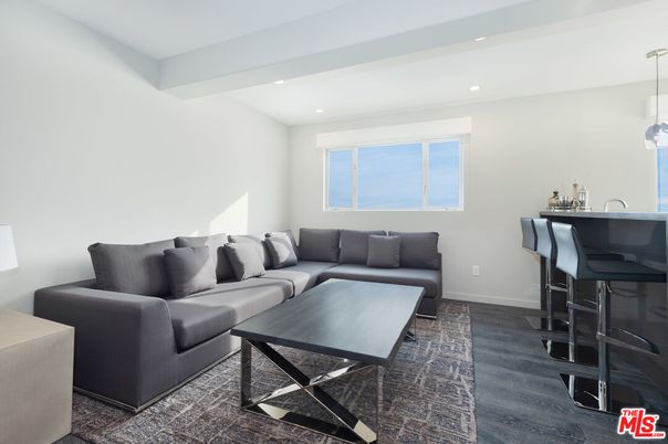 Interior, Living room, Pendant Lights, Recessed Lighting, Wood Texture Flooring