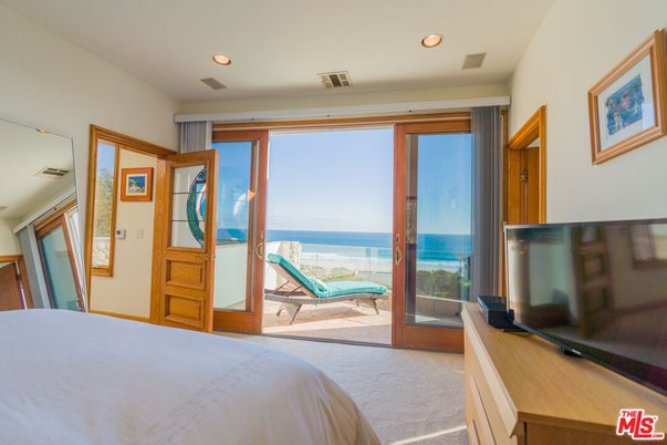 Bedroom, Interior, Recessed Lighting, Water