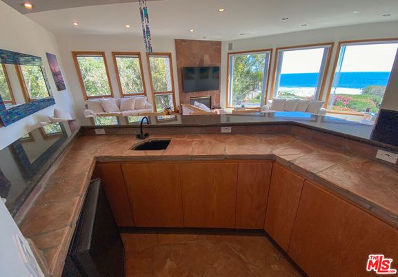 Interior, Kitchen, Living room, Recessed Lighting, Water
