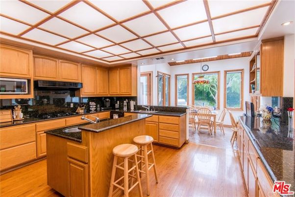 Dining room, Interior, Kitchen, Recessed Lighting, Wood Texture Flooring
