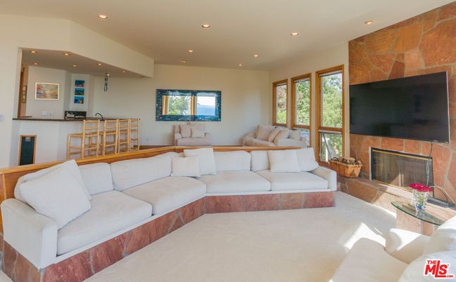 Fireplace, Interior, Living room, Recessed Lighting