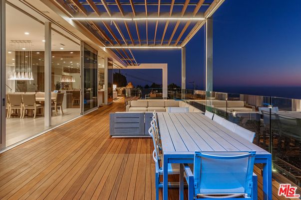 Dining room, Interior, Living room, Pendant Lights, Recessed Lighting, Water, Wood Texture Flooring