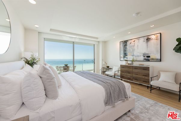 Bedroom, Interior, Recessed Lighting, Water, Wood Texture Flooring