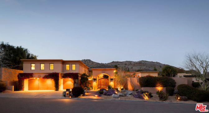 Attached, Exterior, Facade, Mediterranean