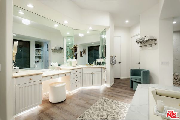 Bathroom, Interior, Recessed Lighting, Wood Texture Flooring