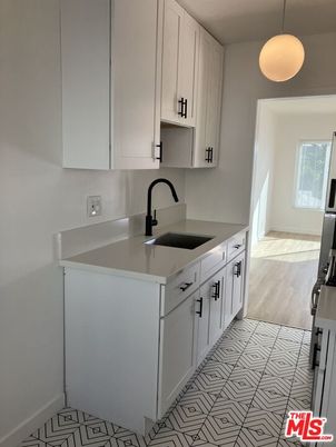 Interior, Kitchen, Pendant Lights, Wood Texture Flooring