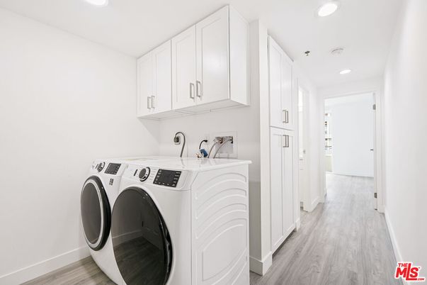 Interior, Recessed Lighting, Utility Closets, Washer, Wood Texture Flooring