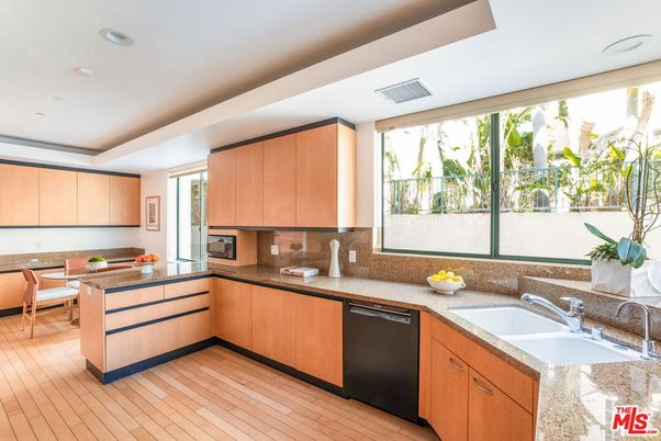 Dining room, Interior, Kitchen, Recessed Lighting, Wood Texture Flooring