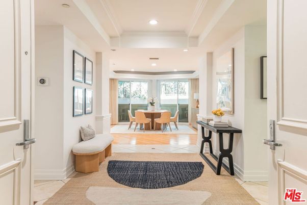 Dining room, Interior, Recessed Lighting