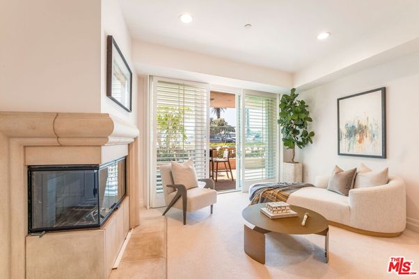 Fireplace, Interior, Living room, Recessed Lighting