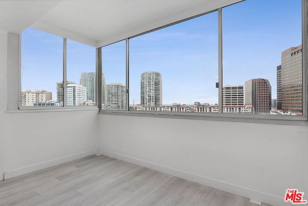 Interior, Other, Skyline