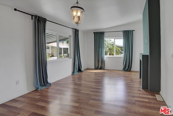 Interior, Pendant Lights, Wood Texture Flooring