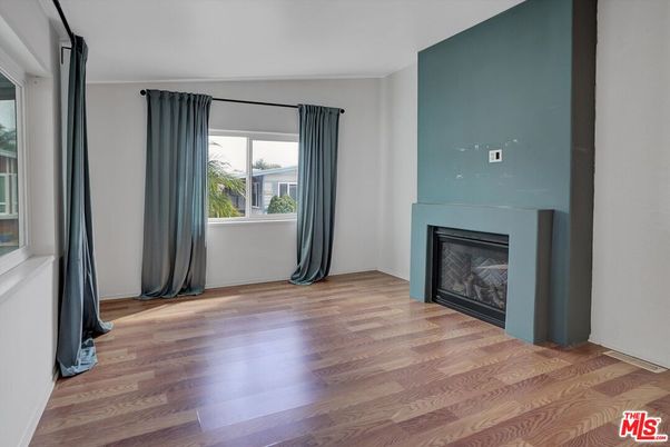Empty room, Fireplace, Interior, Wood Texture Flooring