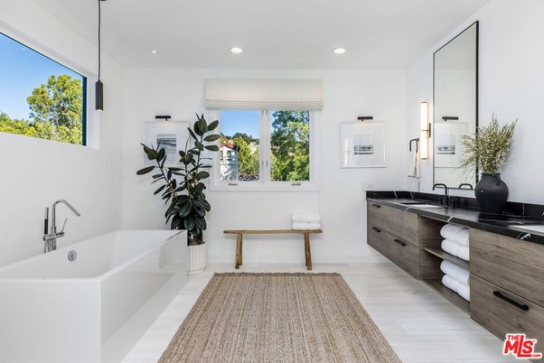 Bathroom, Dual Sink Vanities, Free Standing Baths, Interior, Recessed Lighting