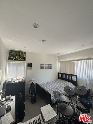 Bedroom, Dining room, Interior, Recessed Lighting, Wood Texture Flooring