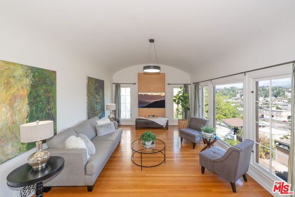 Interior, Living room, Pendant Lights, Wood Texture Flooring
