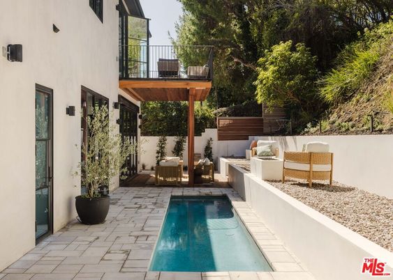Exterior, Pool