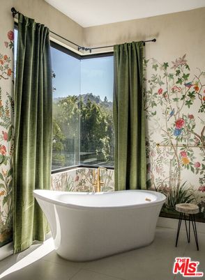 Bathroom, Free Standing Baths, Interior