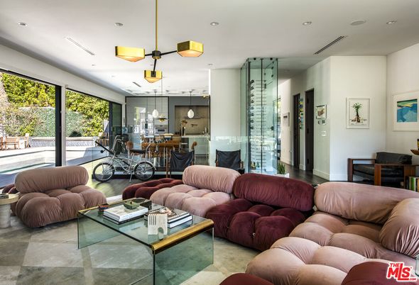 Interior, Living room, Pendant Lights, Recessed Lighting