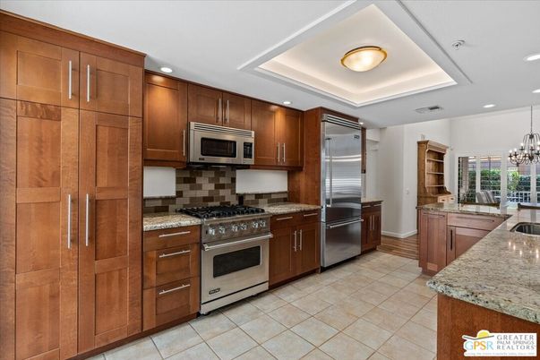 Chandelier, Interior, Kitchen, Recessed Lighting, Stainless Steel Appliances