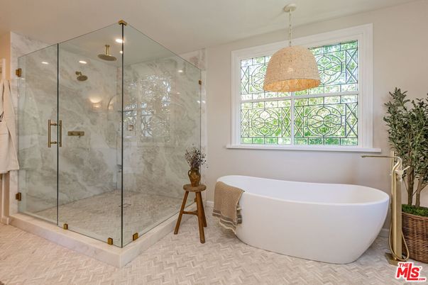 Bathroom, Free Standing Baths, Glass Shower, Interior, Marble Walls, Pendant Lights