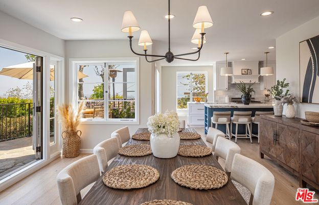 Dining room, Interior, Kitchen, Pendant Lights, Recessed Lighting, Wood Texture Flooring