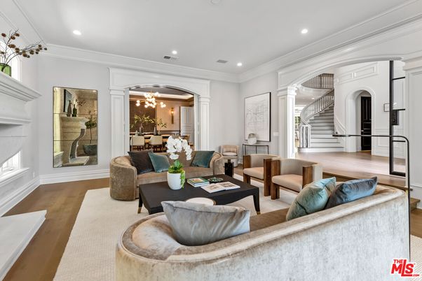 Dining room, Interior, Living room, Pendant Lights, Recessed Lighting, Wood Texture Flooring