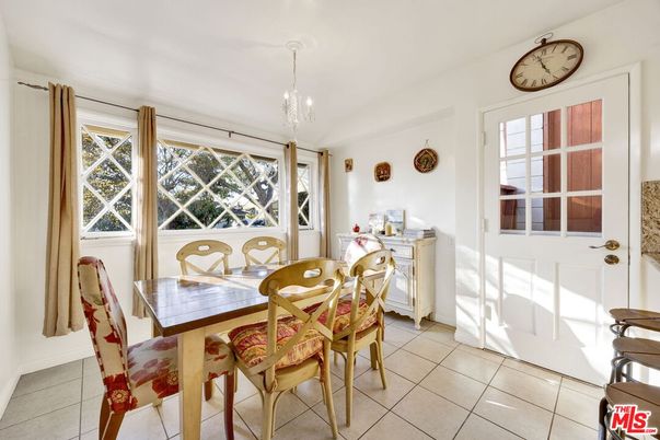 Chandelier, Dining room, Interior