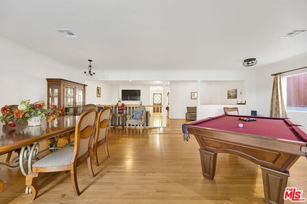 Billiard Table, Game Room, Interior, Wood Texture Flooring