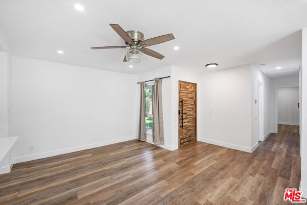 Empty room, Interior, Recessed Lighting, Wood Texture Flooring