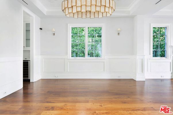 Chandelier, Empty room, Interior, Wood Texture Flooring