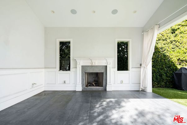 Empty room, Fireplace, Interior, Recessed Lighting