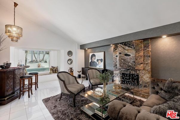 Fireplace, Interior, Living room, Pendant Lights, Recessed Lighting
