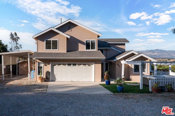 Attached, Exterior, Facade, American Craftsman