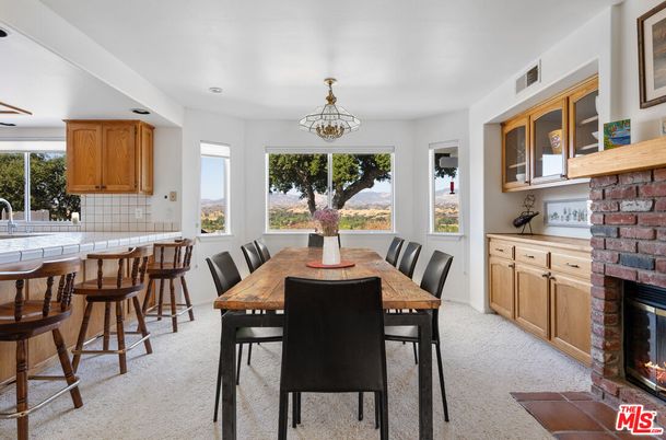 Dining room, Fireplace, Interior