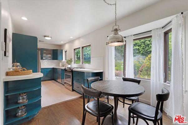 Dining room, Interior, Kitchen, Pendant Lights, Recessed Lighting, Wood Texture Flooring