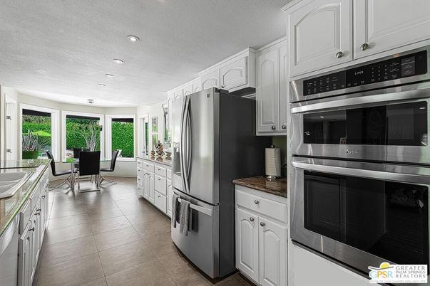 Dining room, Interior, Kitchen, Recessed Lighting, Stainless Steel Appliances