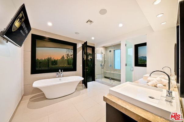 Bathroom, Free Standing Baths, Glass Shower, Interior, Recessed Lighting