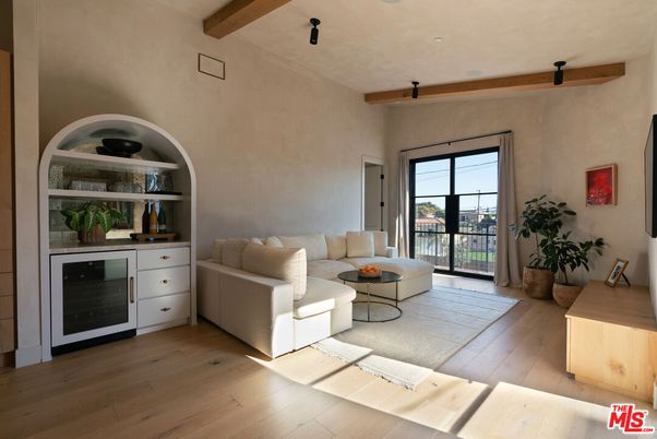 Interior, Living room, Recessed Lighting, Wooden Beams, Wood Texture Flooring