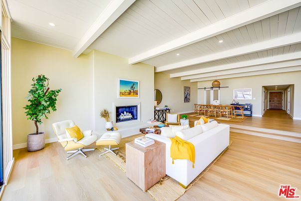 Fireplace, Interior, Living room, Pendant Lights, Recessed Lighting, Wood Texture Flooring