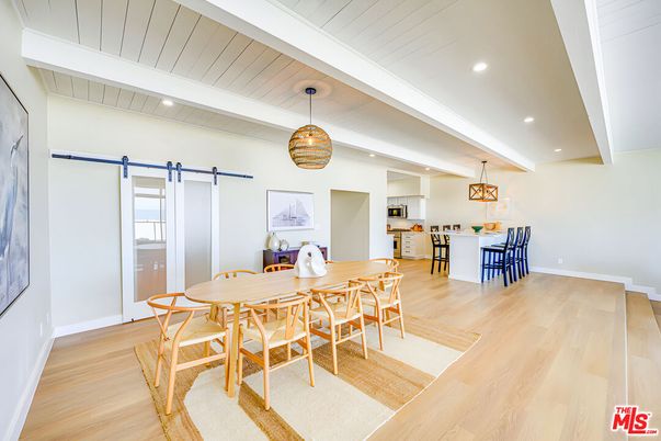 Dining room, Interior, Kitchen, Pendant Lights, Recessed Lighting, Wood Texture Flooring