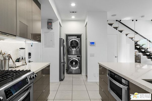 Interior, Kitchen, Recessed Lighting, Washer