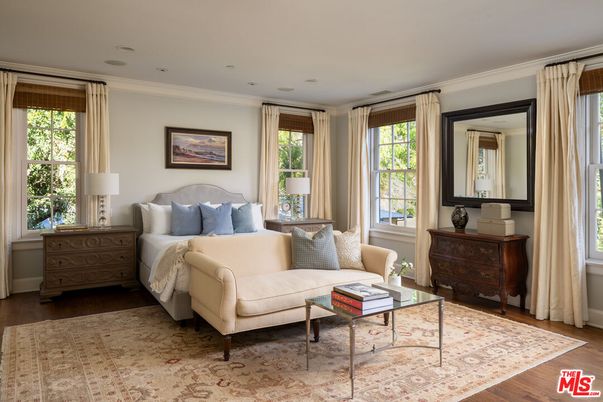 Bedroom, Interior, Living room, Recessed Lighting, Wood Texture Flooring