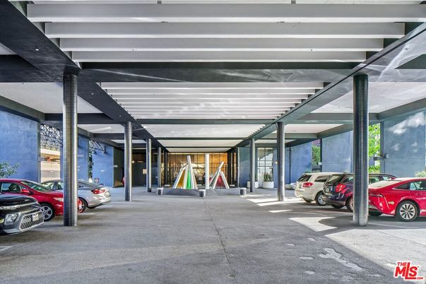 Garage, Interior