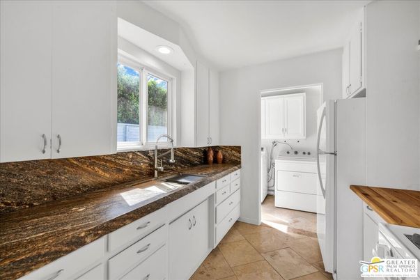 Interior, Kitchen, Recessed Lighting, Washer