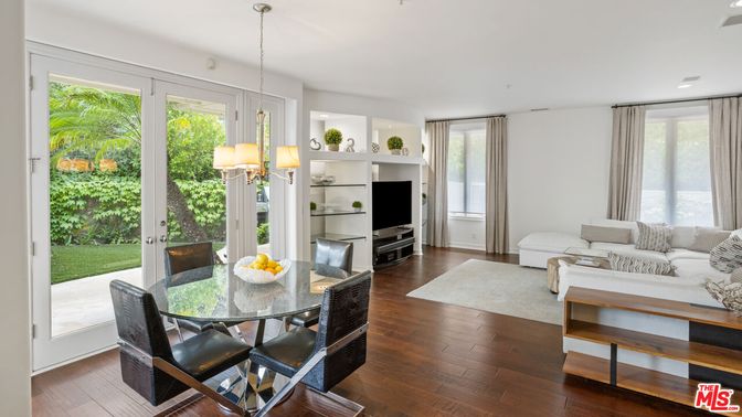 Dining room, Interior, Living room, Pendant Lights, Recessed Lighting, Wood Texture Flooring
