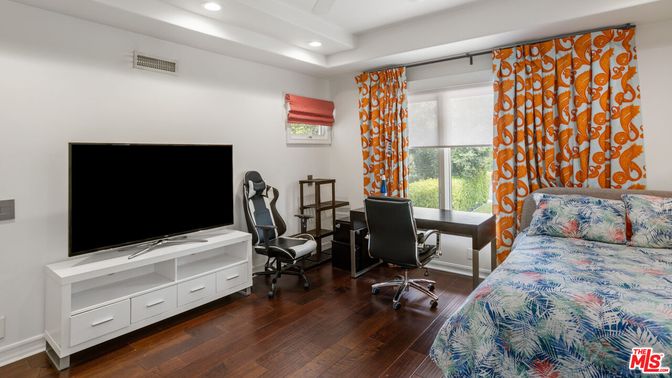 Bedroom, Home Office, Interior, Recessed Lighting, Wood Texture Flooring